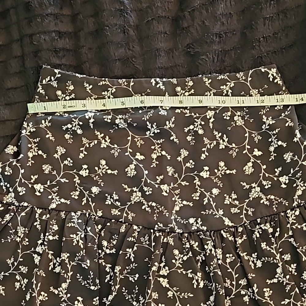 F21 SM Black and White Floral Ruffle Skort - Picture 4 of 7